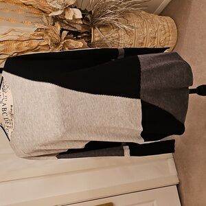 INC GRAY/BLACK TUNIC SWEATER